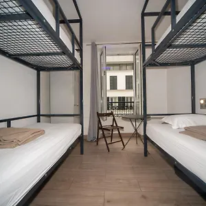Hostel Enjoy, Párizs