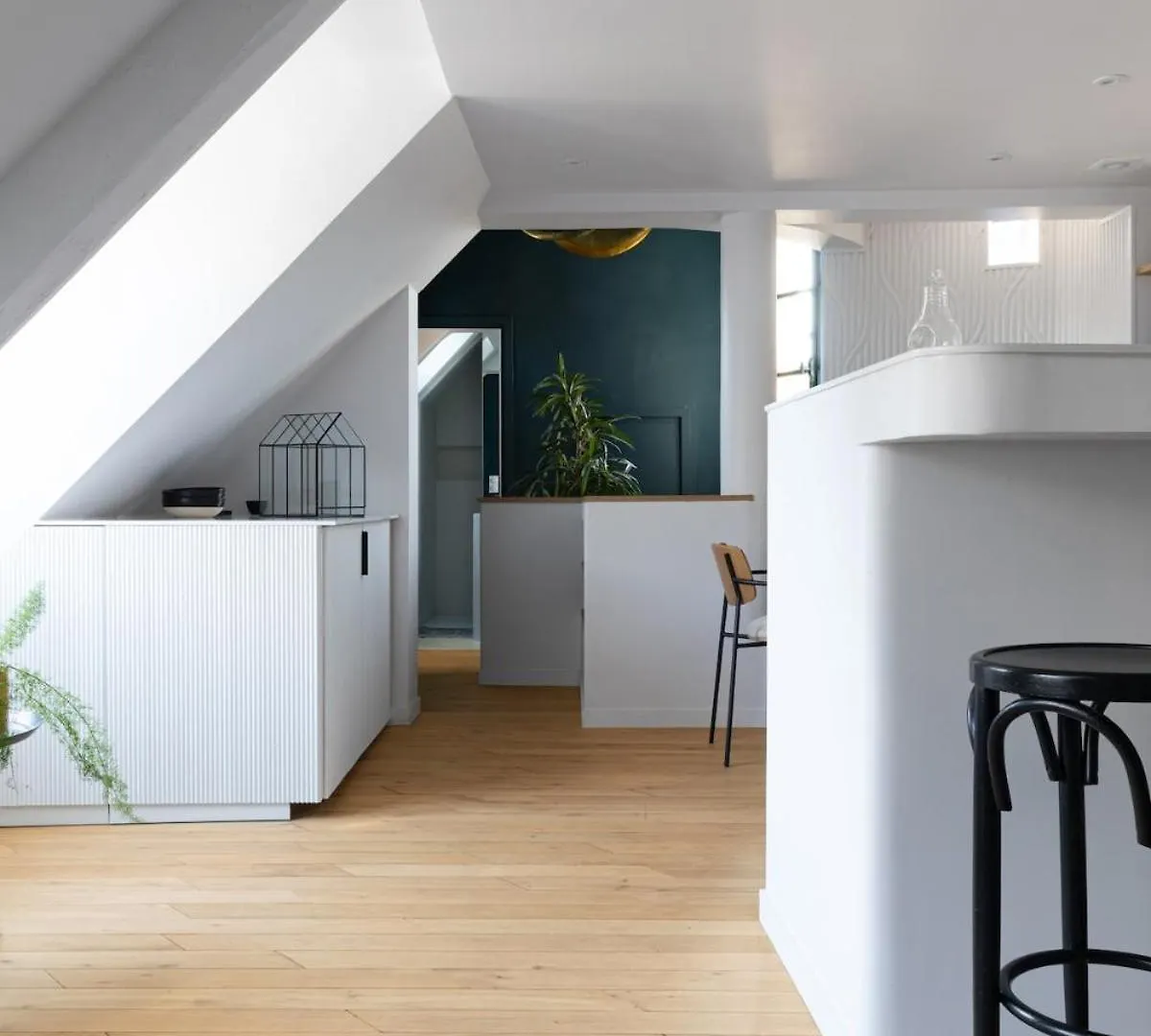 Mini Loft In Notre Dame District, Ile Saint-Louis, Paris Apartment